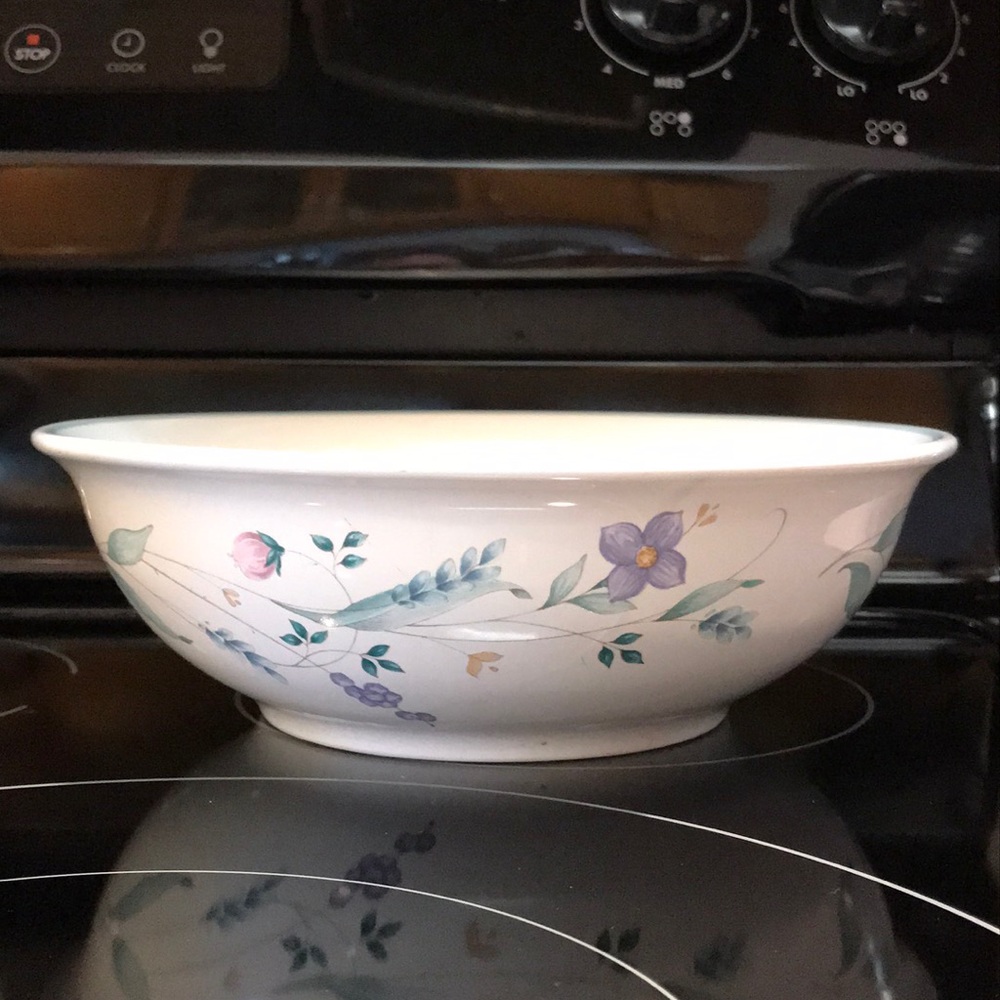 “Pfaltzgraff Vintage 9” Serving Bowl - “April”